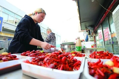 萬人共饗龍蝦宴，一料入魂味無疆